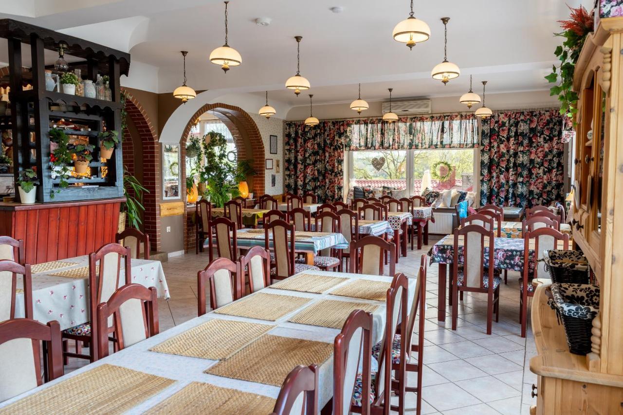 Gosciniec Skolimowka Restauracja I Pokoje Ze Sniadaniem Na Kaszubach Chmielno Eksteriør bilde