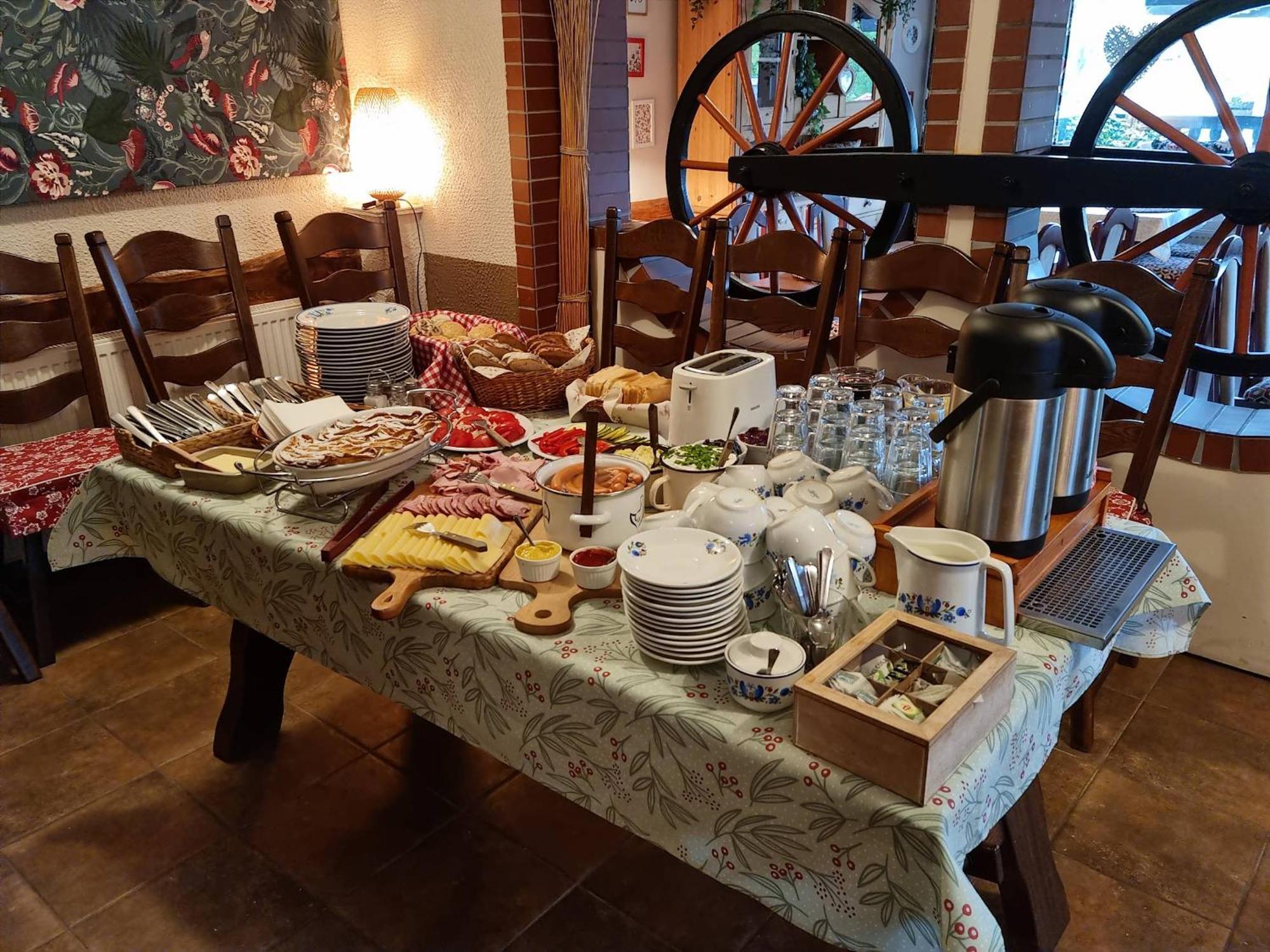 Gosciniec Skolimowka Restauracja I Pokoje Ze Sniadaniem Na Kaszubach Chmielno Eksteriør bilde